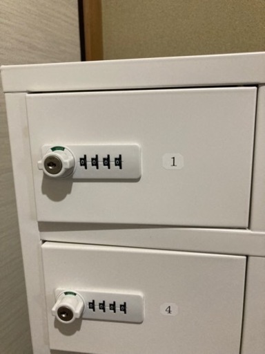 貴重品ロッカー