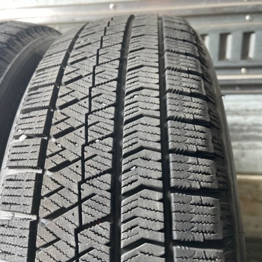 極上タイヤ　BRIDGESTONE ブリヂストン　ブリジストン　VRX2 175/60R16 スタッドレス　タイヤ　2019年製　16
