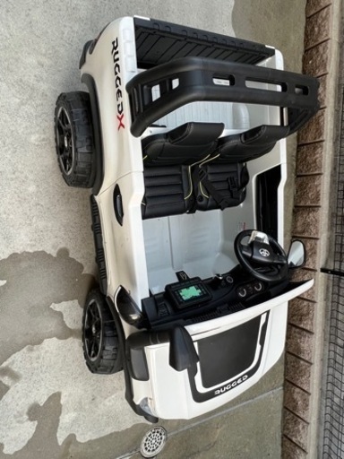 ハイラックス　4WD 乗用ラジコン