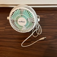 USB卓上扇風機の画像