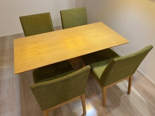 【引き渡し予定決まりました】ダイニングテーブルセット（無印リビングでもダイニングでもつかえるテーブルとニトリのダイニングチェア）