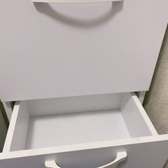 【本日取りに来てくれる方限定無料‼️】ランドリー収納 洋服収納 縦長スタイリッシュなデザインの画像
