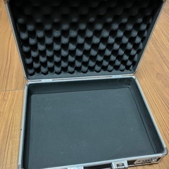新品　ジェラルミンケースの画像