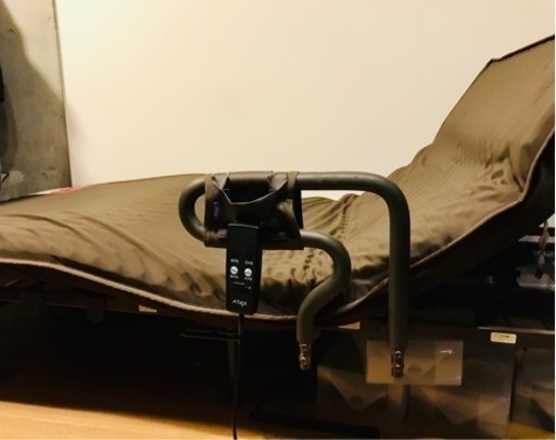 《介護ベット》シングル電動ベッド リモコン式 セット　ブラウン