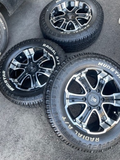 ハイエース　タイヤホイールセット