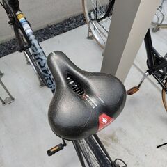 自転車　クロスバイク　27インチ　ライトとカギ付の画像