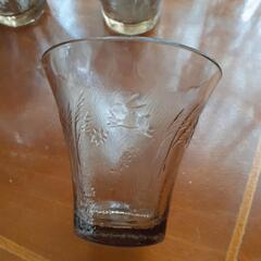 硝子のカップ4個の画像