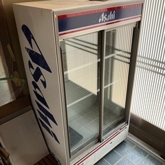 スーパーフリーザーと業務用冷蔵庫の画像