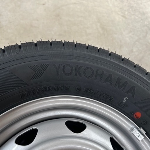 新品スタッドレスタイヤホイール付き