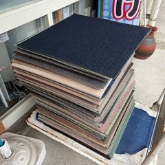 【お買い得‼️】100枚セット♪ 50×50cm タイルカーペッ...