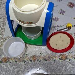 夏はこれです!　子供達が游びながら楽しく、手動式で楽しく安全に　かき氷が作れますの画像
