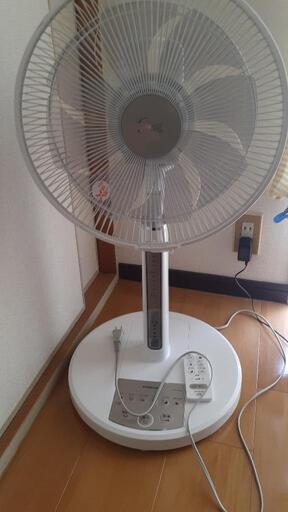 「受け渡し予定者相談中」(美品)日立リモコン付き扇風機うちわ風