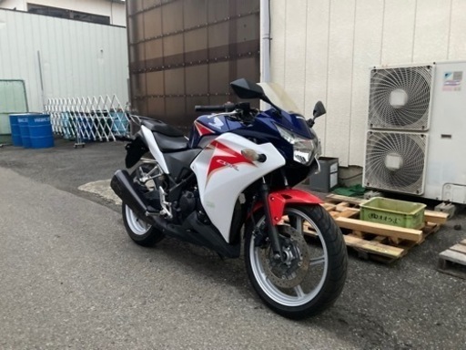 トリコロールカラー　CBR250R フルカウル