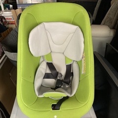 チャイルドシート 高さ約63cm 幅約42cm
