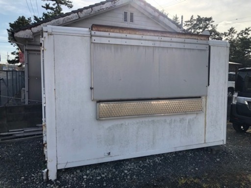 再出品❣️コンテナ倉庫??ドアや窓、照明も完備‼️