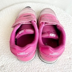 ニューバランス スニーカー ピンク 16cmの画像