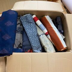 和服のハギレ　ダンボール１箱分