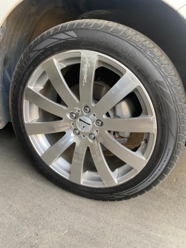 決まりました245/45R19とヴェネルディの4本set