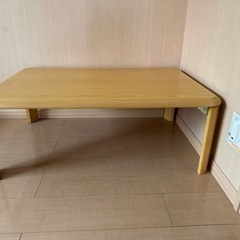 折りたたみ式テーブル