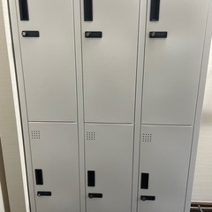 スチールロッカー