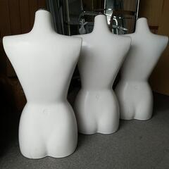 完売済み　トルソー　マネキン　白(女性)の画像