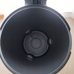 ペダル式ゴミ箱　Brabantia 白の画像