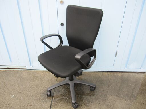 事務イス　肘あり　オカムラ製カロッツァチェア　ブラック　ハイバック　CK35ZR 2725