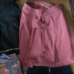 膝上スカートとパンツですの画像