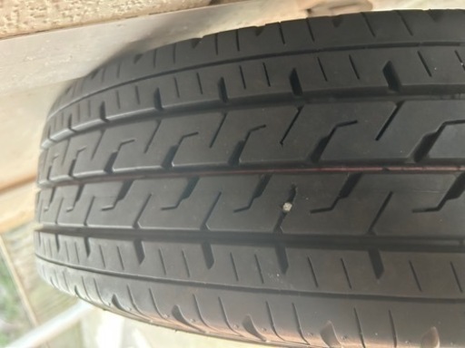 ハイエース用タイヤ4本、タイヤのみ　15インチ