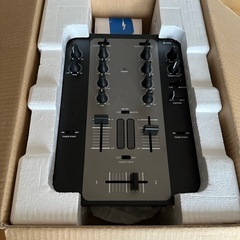 Stanton M.203 2チャンネルDJミキサーの画像