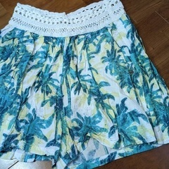 【5/18最終値下】ROXY ヤシの木柄ハーフパンツM