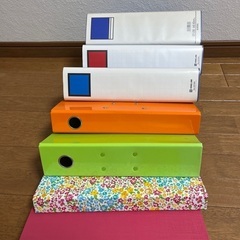2穴バインダー　7つセットの画像