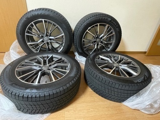 スタッドレスタイヤ、ホイール4本セット　235 55 R18   ブリヂストンVRX3