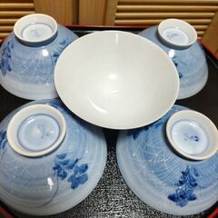 新品未使用✨ブルー系瀬戸物 茶碗セット(５コ) 　値下げ↴の画像