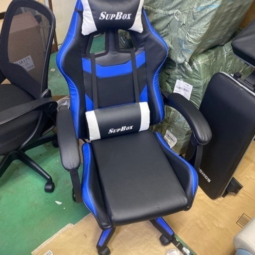 新品　細い傷有り　ゲーミングチェア