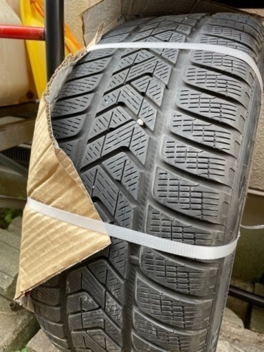 アウディ A7 スタッドレスセット ピレリ　ウインタースコーピオン 255/40 R19  WSP 