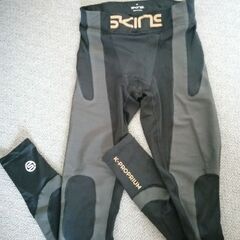 SKINS K-PROPRIUM ロングタイツ　Mサイズ　中古