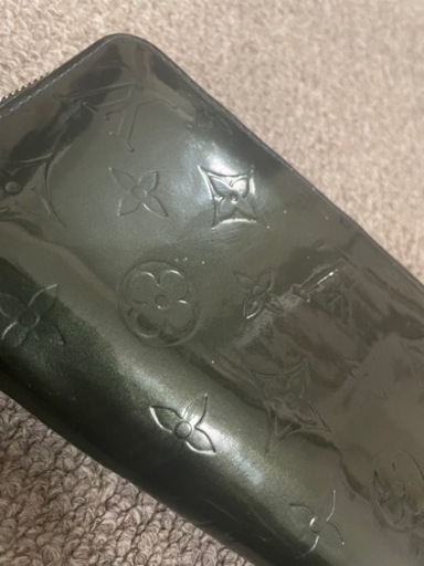 ヴィトン財布 限定カラー