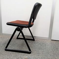 スタックチェア　会議室で使用の画像