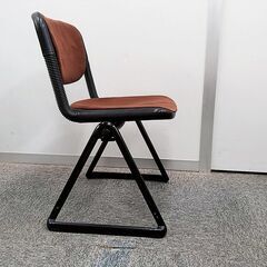 スタックチェア　会議室で使用の画像