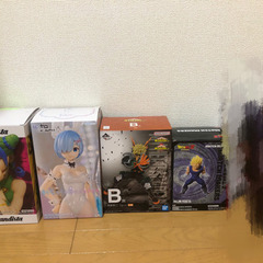 フィギュア　一個好きなの選んでください