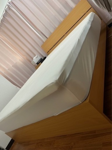 ダブルベッド、フレーム、マットレス