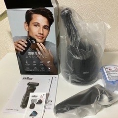 ブラウン　シェーバー　51-W7000cc  洗浄システム付の画像