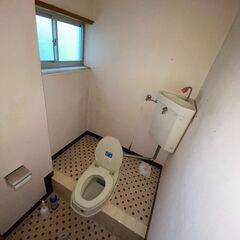 【募集を一旦、ストップしました】（家賃の相談のります！！）新潟県上越市寺町・1階の床が一部ぬけてますが…庭には立派な松の木がある2階建て一軒の物件です！！ - 賃貸（マンション/一戸建て）