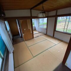 【募集を一旦、ストップしました】（家賃の相談のります！！）新潟県上越市寺町・1階の床が一部ぬけてますが…庭には立派な松の木がある2階建て一軒の物件です！！ - 不動産