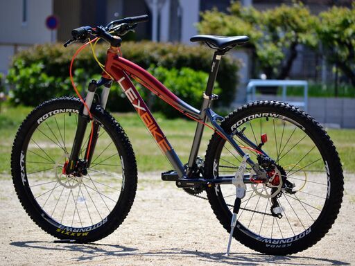 アルミフレーム＋前後油圧ディスクブレーキ26インチMTB 2x7段変速 Alloy-frame MTB equipped with hydraulic disc brakes