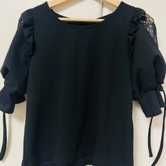 ショルダーレース　フリルリボントップスの画像