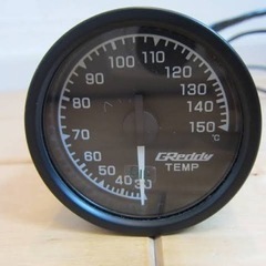 追加メーターgreddy（トラスト）3連メーター ハーネス付き