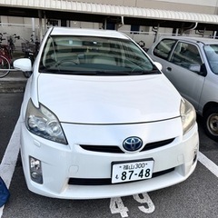 プリウス　白　車検令和　7年2月　まで　40万