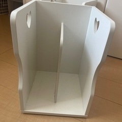 美品 ブックスタンド 白 ハート 2つセットの画像